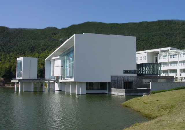 2012-w-01lg_0